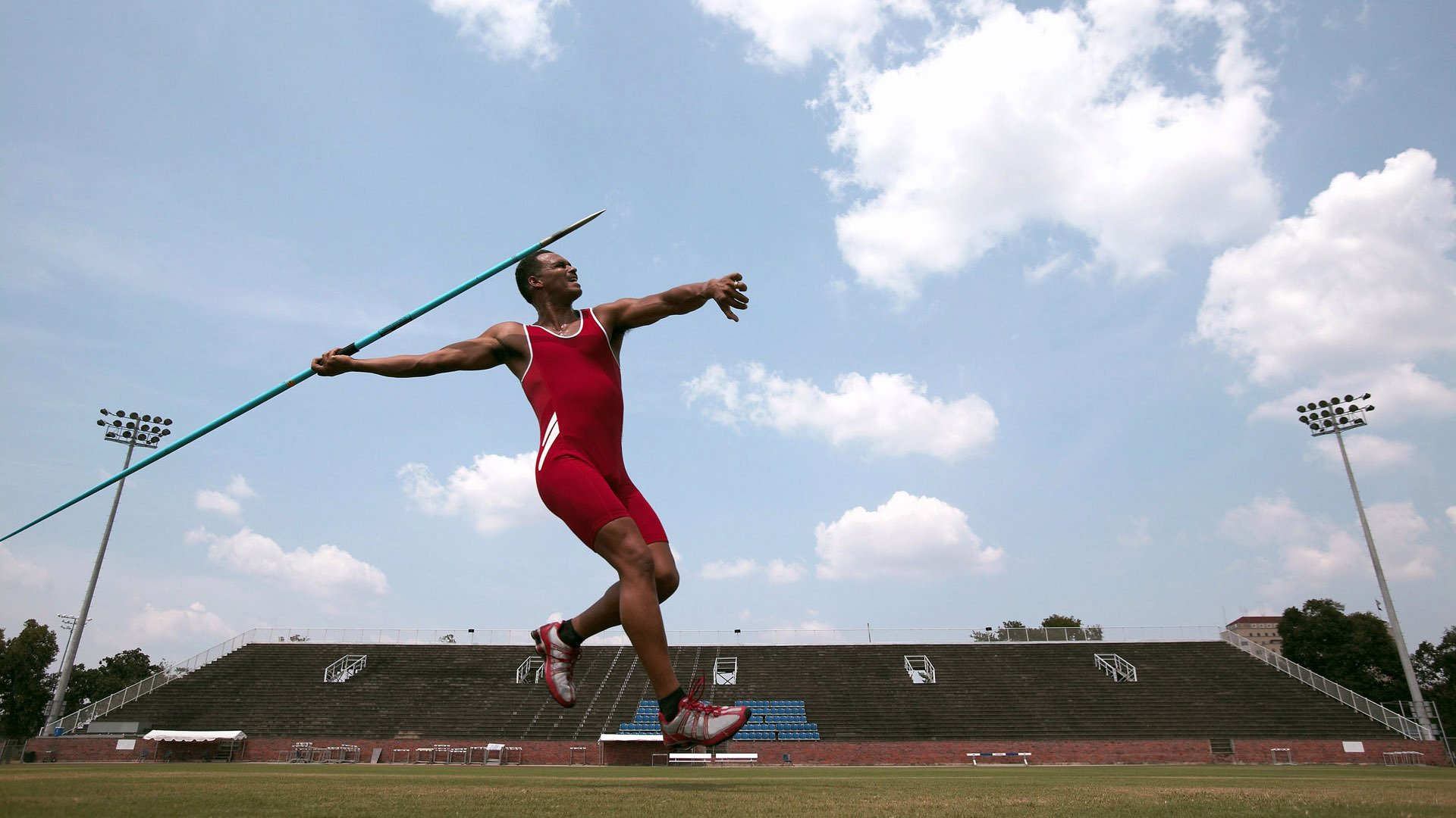 九游（jiuyou.com）游戏-球迷故事：他们在赛场外的精彩人生，故事片球迷